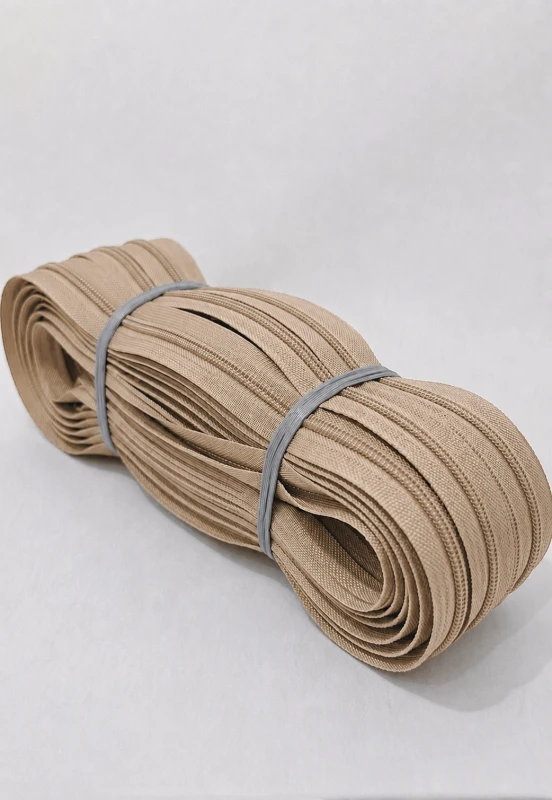 Zip (Chain-5 no.)- beige (pack of 5 meter)